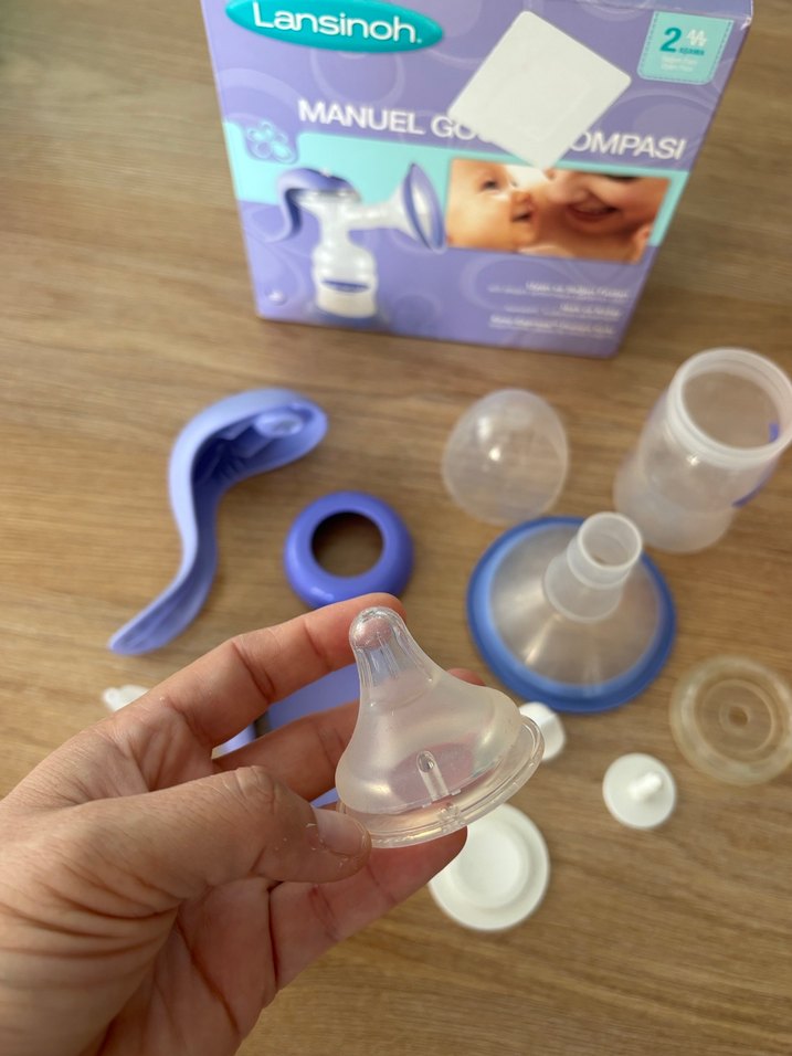 Lansinoh Manuel Göğüs Pompası Mor - Görsel 2