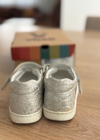 Vicco marka Beyaz Cırtlı Babet Ayakkabı - Görsel 2