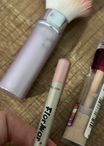 Bej Makyaj Fırçası, Kalem ve Kapatıcı Seti - Görsel 3