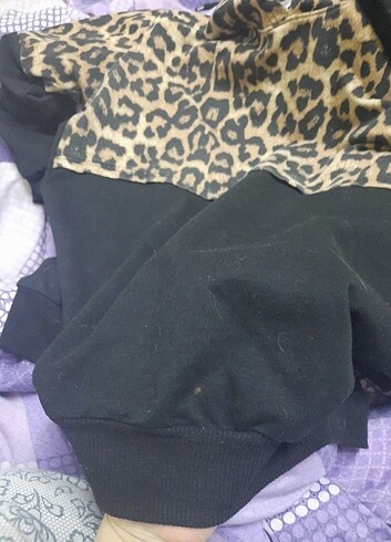 l Beden siyah Renk Leopar sweat SATILDI
