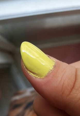 m Beden sarı Renk Essence oje