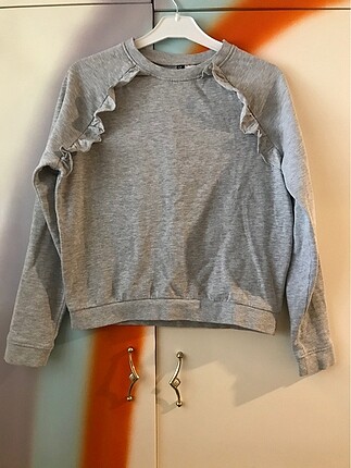 H&M sweatshirt