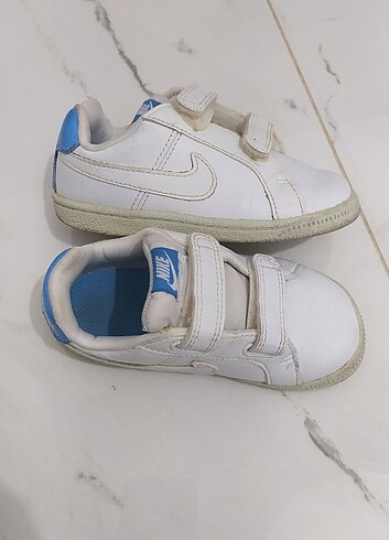 25 Beden beyaz Renk Nike kız ayakkabısı orijinal 