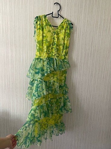 Kat kat tüllü elbise - Görsel 3