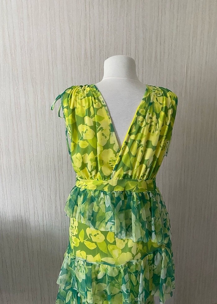 Kat kat tüllü elbise - Görsel 2