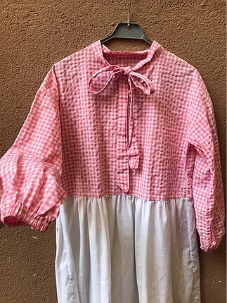 Pembe tunik
