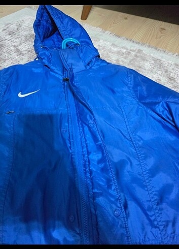 Nike mont