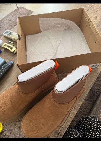 39 Beden camel Renk Ugg classic ultra mini dipper taba bot