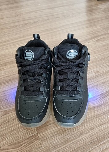 29 Beden Skechers s Light remix