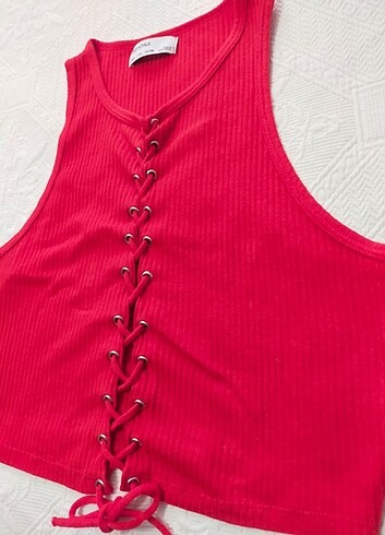 l Beden kırmızı Renk Bershka crop L beden