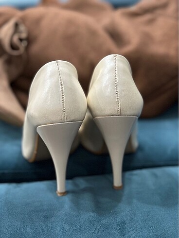 39 Beden Stiletto