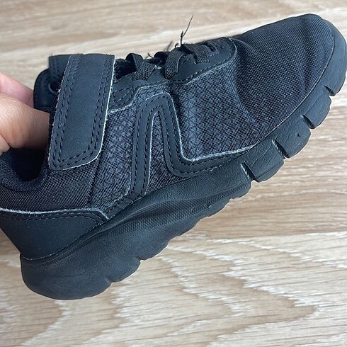 Decathlon Decathlon temiz spor ayakkabı kreşte giyildi