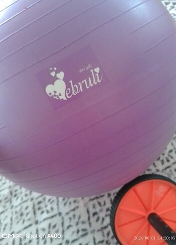 Pilates topu ve pilates tekeri