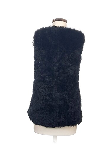 s Beden Stradivarius Yelek %70 İndirimli.