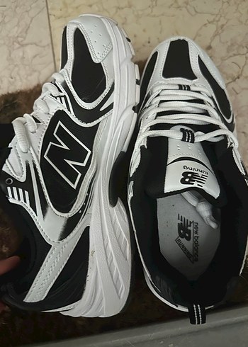 Beyaz Siyah NB Spor Ayakkabı - Görsel 5