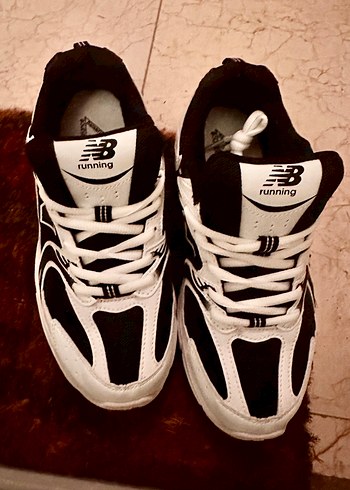 Beyaz Siyah NB Spor Ayakkabı - Görsel 6