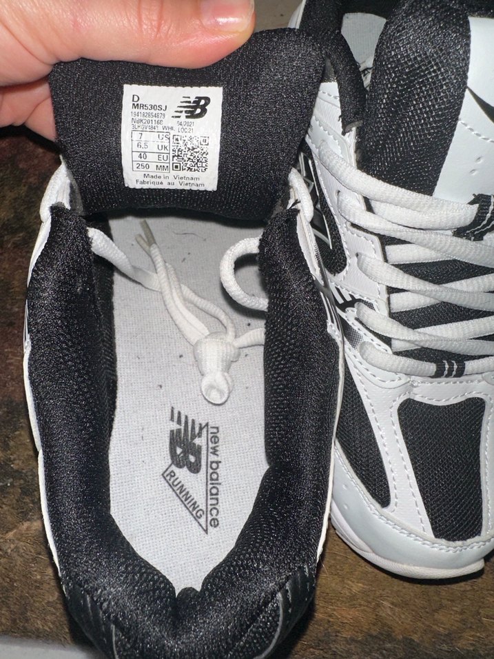 Beyaz Siyah NB Spor Ayakkabı - Görsel 2