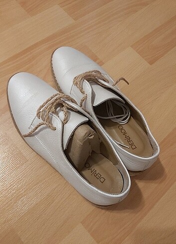 38 Beden beyaz Renk Derimod ayakkabi