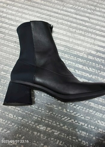 40 Beden camper Fermuarlı Siyah Gotik Stiletto Bot