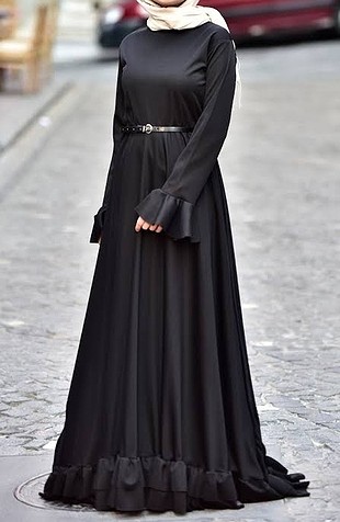 Siyah Firfirli Elbise