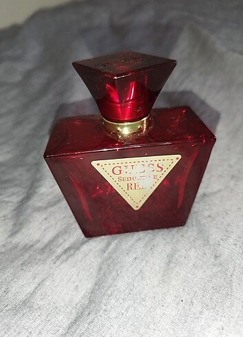 Guess Boş Guess parfüm şişesi 