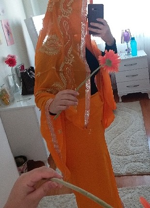 universal Beden Orange rengi Saree ????