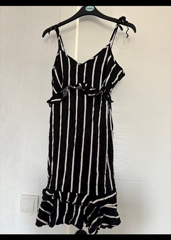 Zara Kırmızı Keten Volanlı Midi Elbise