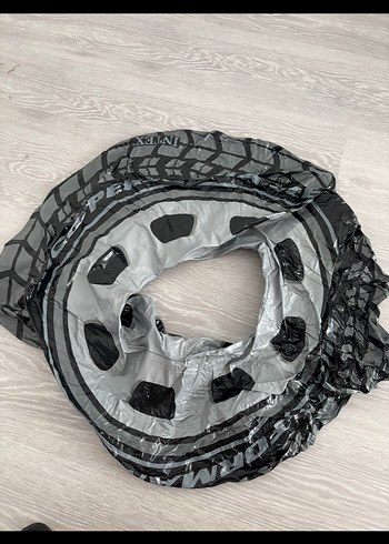 s Beden Diger Gri Yılan Desenli simit