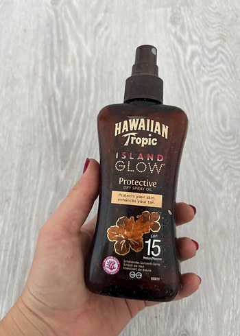 Hawaiian Tropic Island Glow SPF 15 Güneş Spreyi
