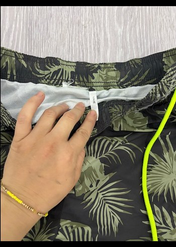 Erkek Yeşil Desenli Kısa Şort - Görsel 2