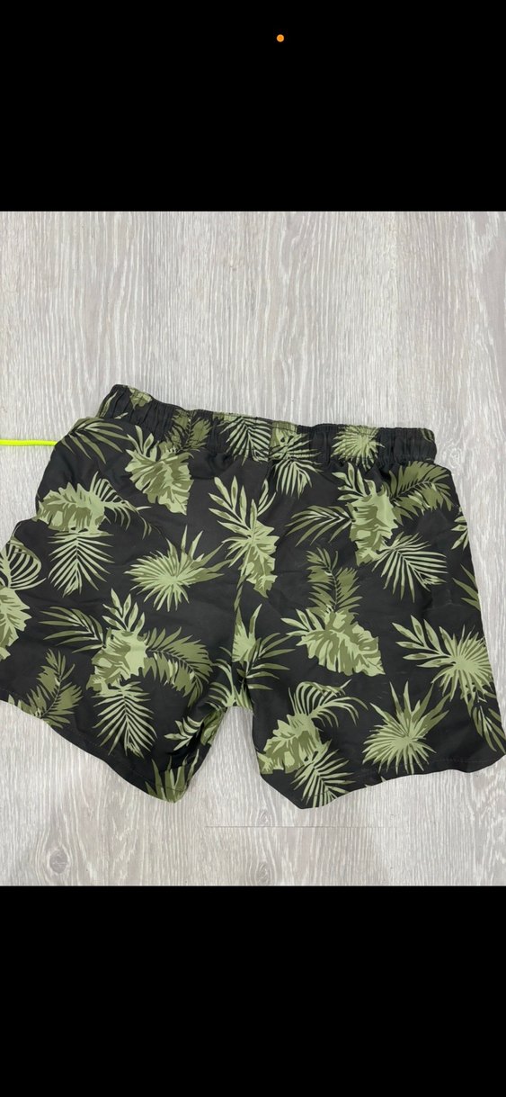 Erkek Yeşil Desenli Kısa Şort - Görsel 3