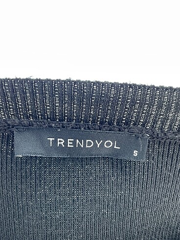 s Beden siyah Renk Trendyol & Milla Süveter %70 İndirimli.