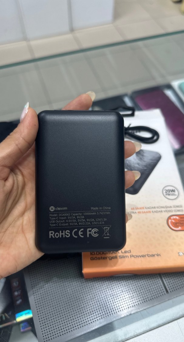 Dexim 10.000mAh Gösterge Slim Powerbank Siyah - Görsel 3