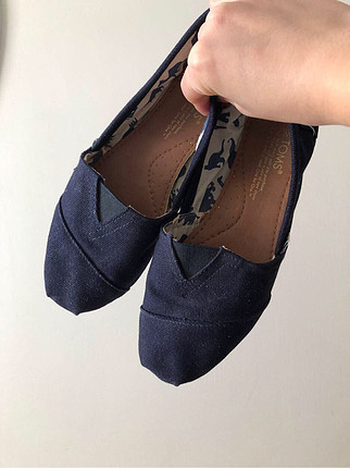 Lacivert Toms