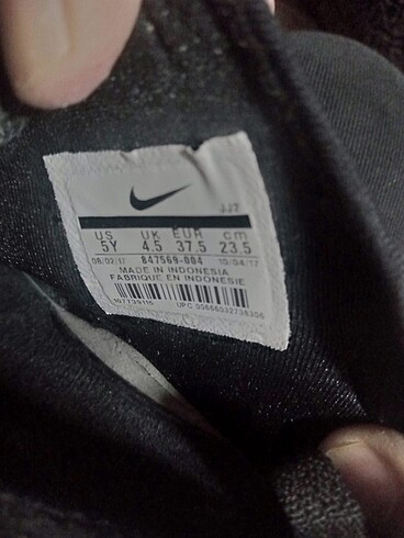 37,5 Beden siyah Renk Nike ayakkabı