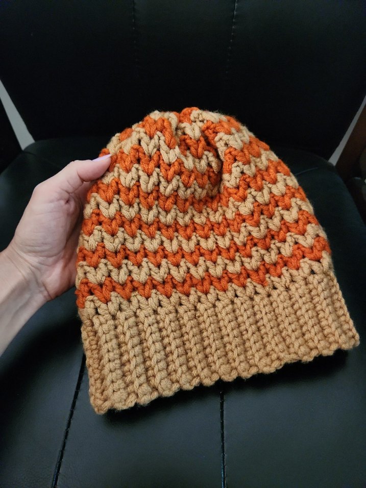 Bej ve Turuncu Örgü Kadın Bere - Görsel 3