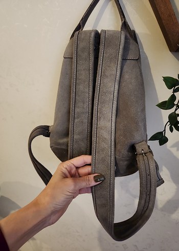 Gri Süet Kadın Sırt Çantası - Görsel 3