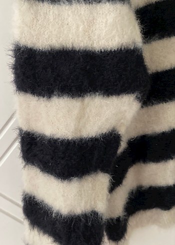 Uzun Kollu V Yaka Çizgili Kadın Kazak - Görsel 2