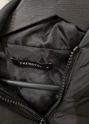 Siyah Düğmeli Kadın Kışlık Mont - Görsel 2