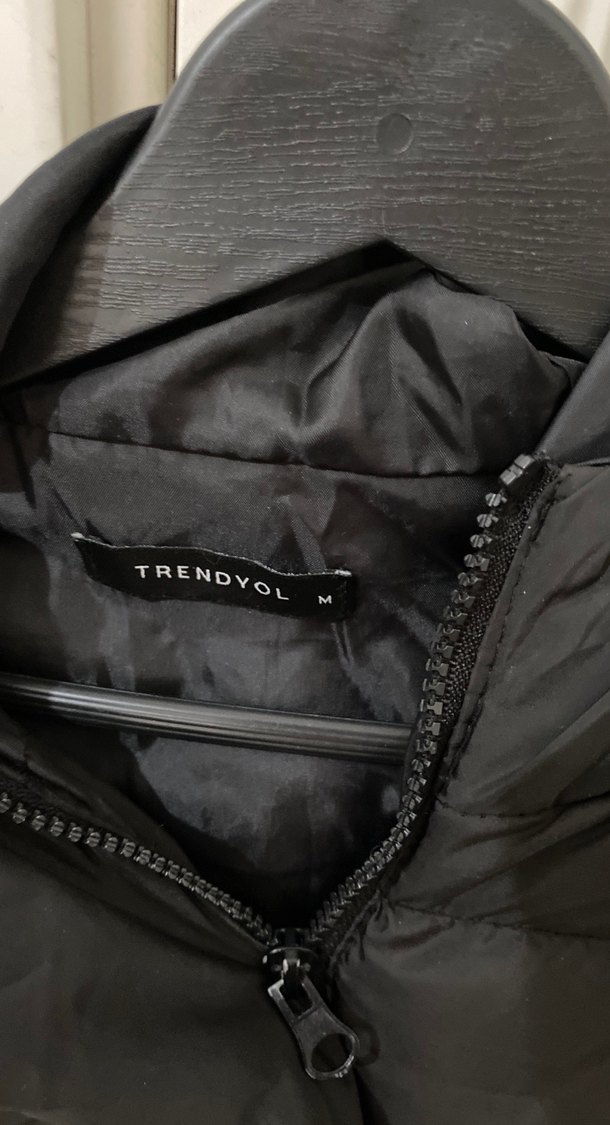 Siyah Düğmeli Kadın Kışlık Mont - Görsel 2