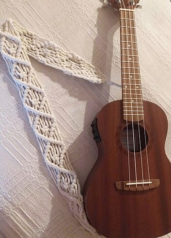 Ukulele askısı