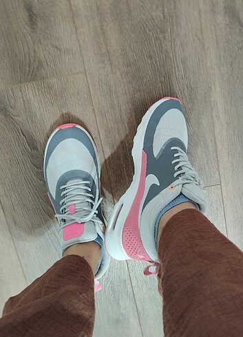 38,5 Beden Nike Pembe Gri Orginal Kadın Spor Ayakkabı
