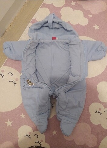 Bebek astronot mont 