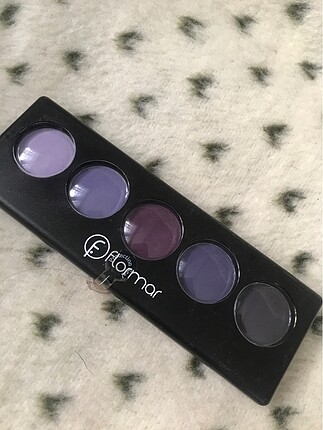 Color palette eye shadow