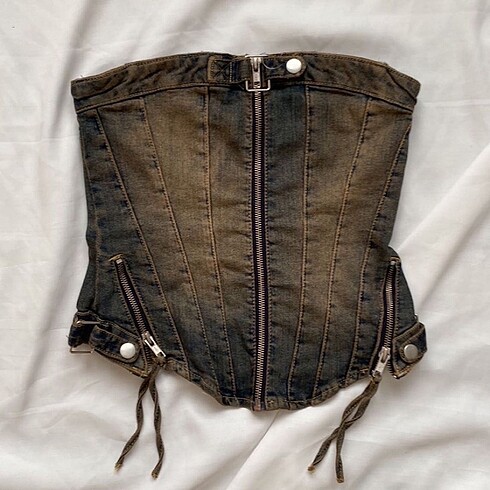 Urban outfitters korse