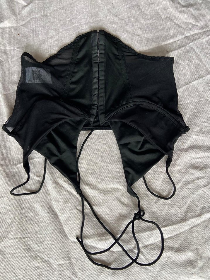 Siyah V Yaka Strappy Bustiyer - Görsel 4