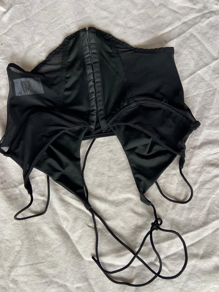 Siyah V Yaka Strappy Bustiyer - Görsel 2