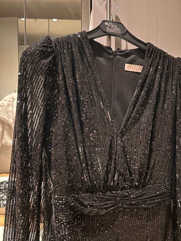 Betty & Sam Gabriella Payetli Siyah Mini Elbise - Görsel 3