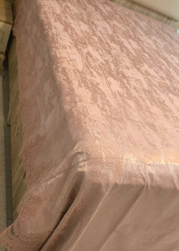 Pudra renk Parlak Dantelli Yatak Örtüsü kırlent ve yorgan kılıfı - Görsel 2