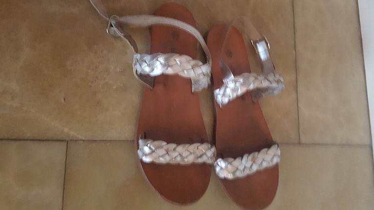 mango 35 numara deri sandalet